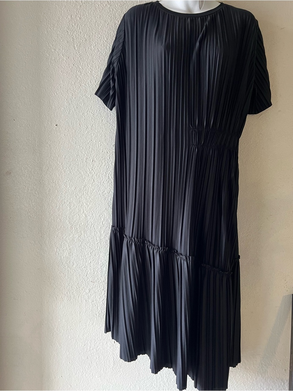 Zara Black Pleated Short-Sleeve Midi Dress